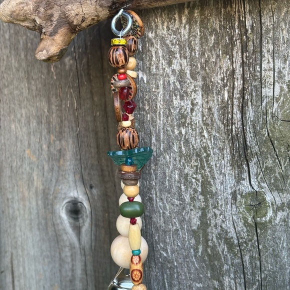 Handmade Eyeball Driftwood Yard Art – Quirky Garden Hanging - Picture 10 of 11